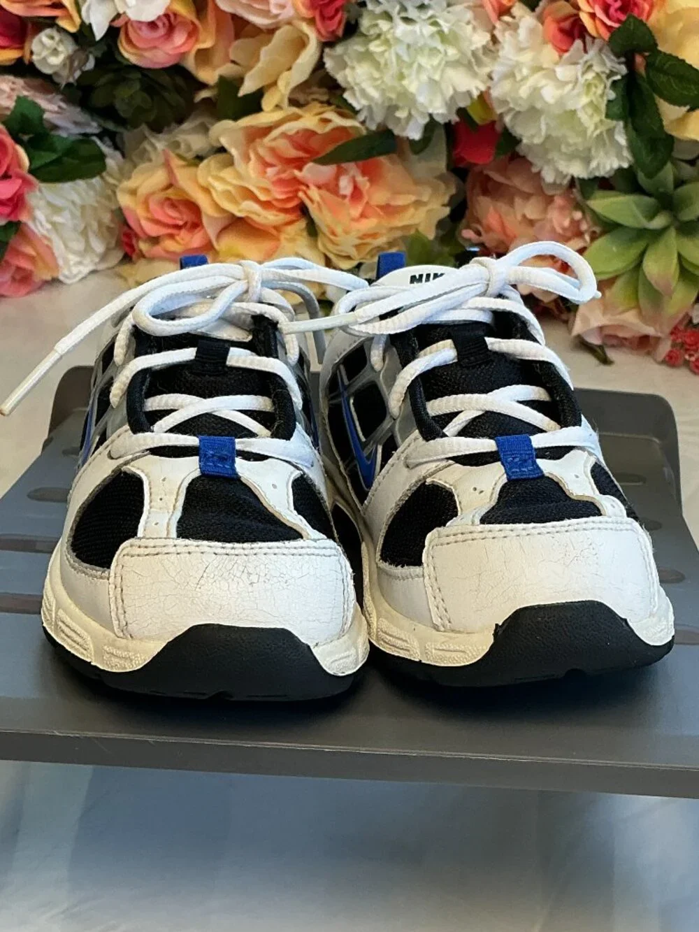 Nike Kids Athletic Sneakers White Black Blue Silver Size 9C
